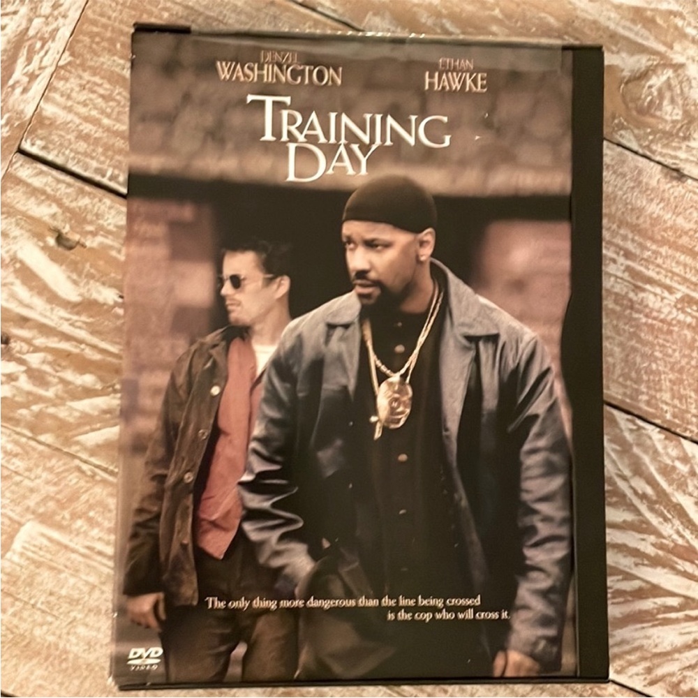 3/$15 u pick dvds📀or 1/$9~ Training Day